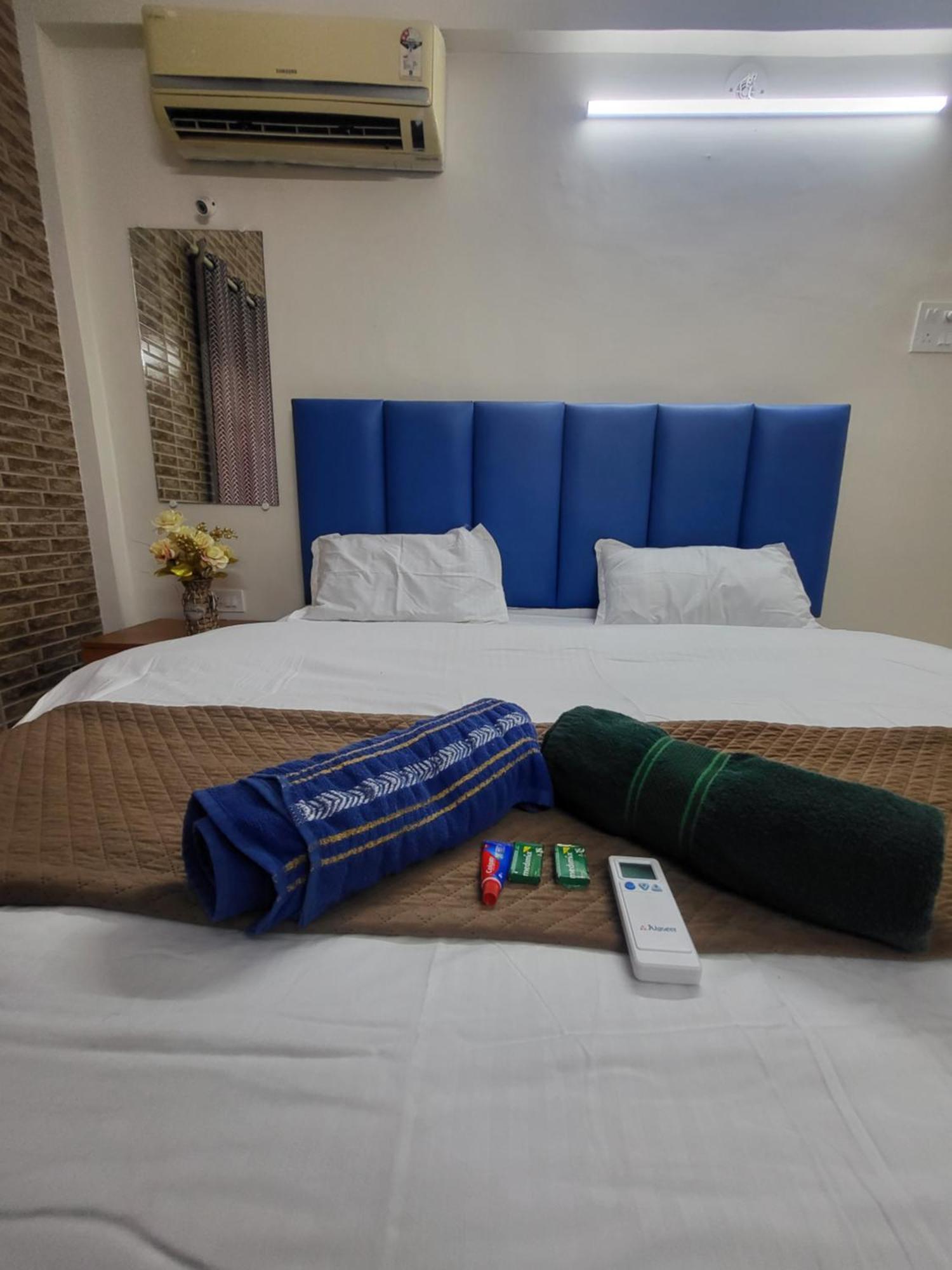 The Perfect Stays Para Disco Big Pool Cricket Turf Villa Лонавла Екстер'єр фото